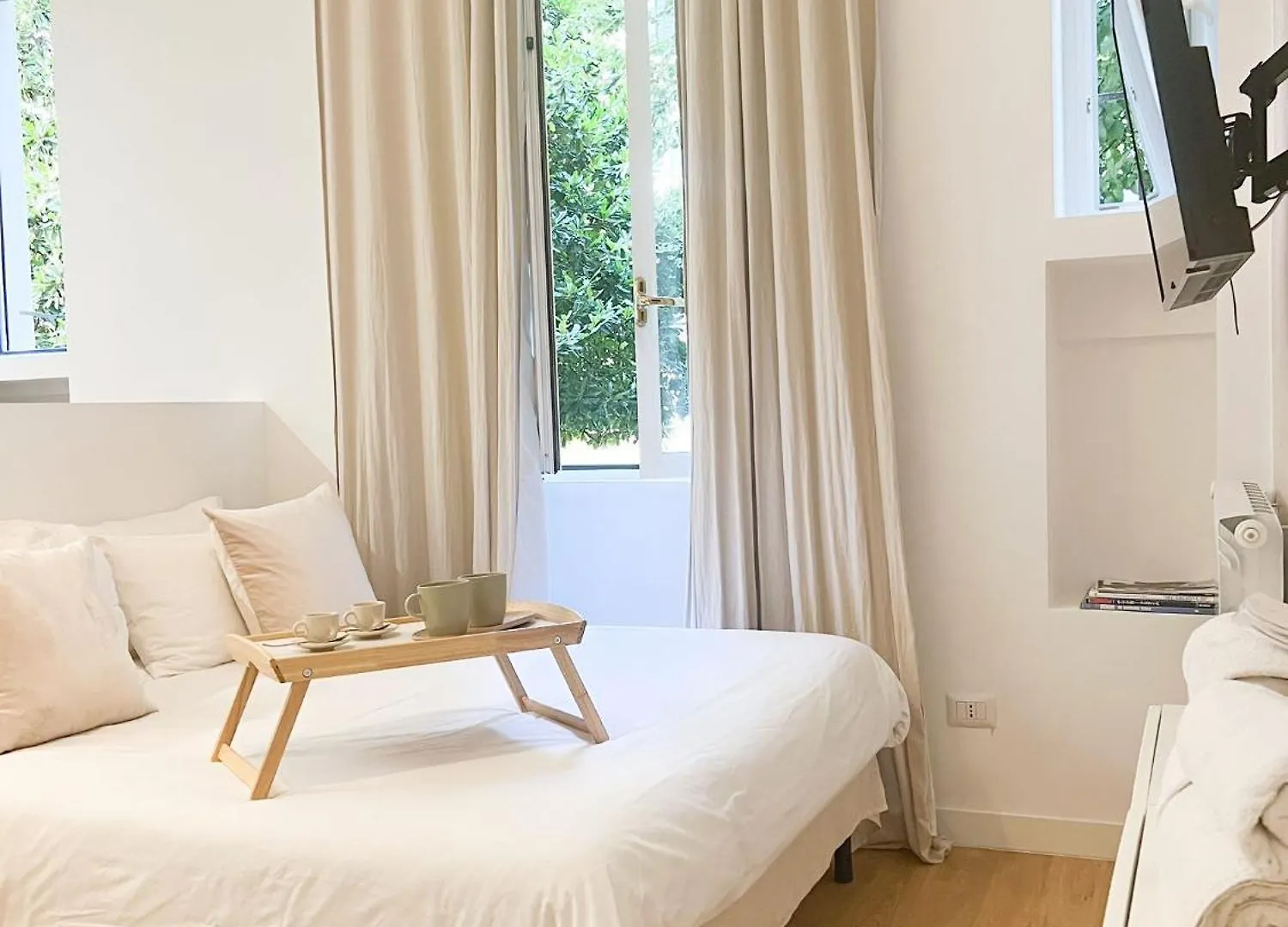 Divini Gae Aulenti Apartment Milan