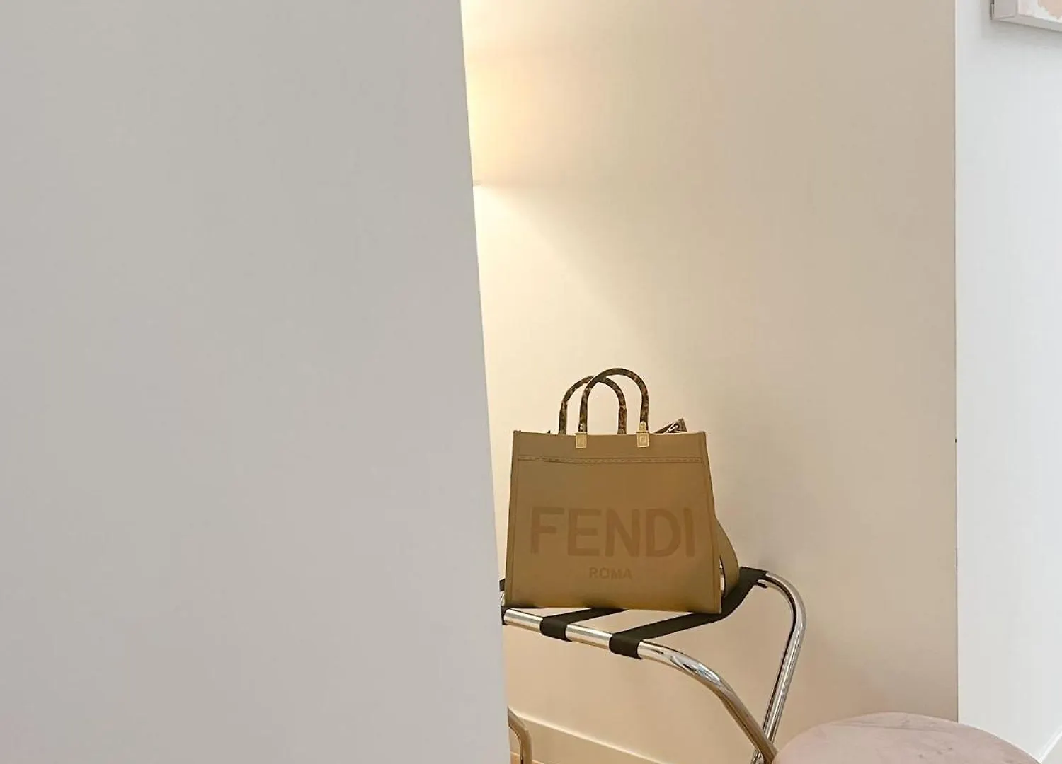 Divini Gae Aulenti Apartment Milan